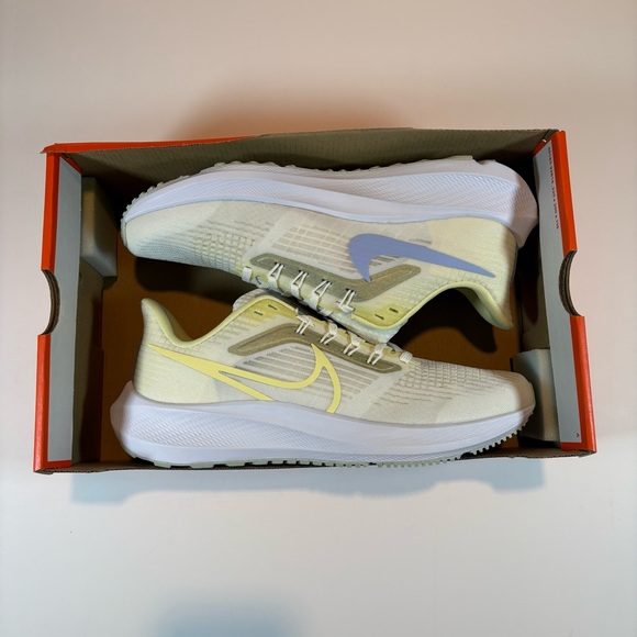 Nike Shoes - Women’s Nike Air Zoom Pegasus 39 Running Shoes Size 9 New In Box